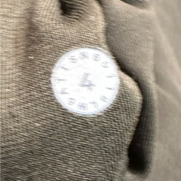 Lululemon Womens Size 4 Capri Leggings in Olive Green - Picture 3 of 4